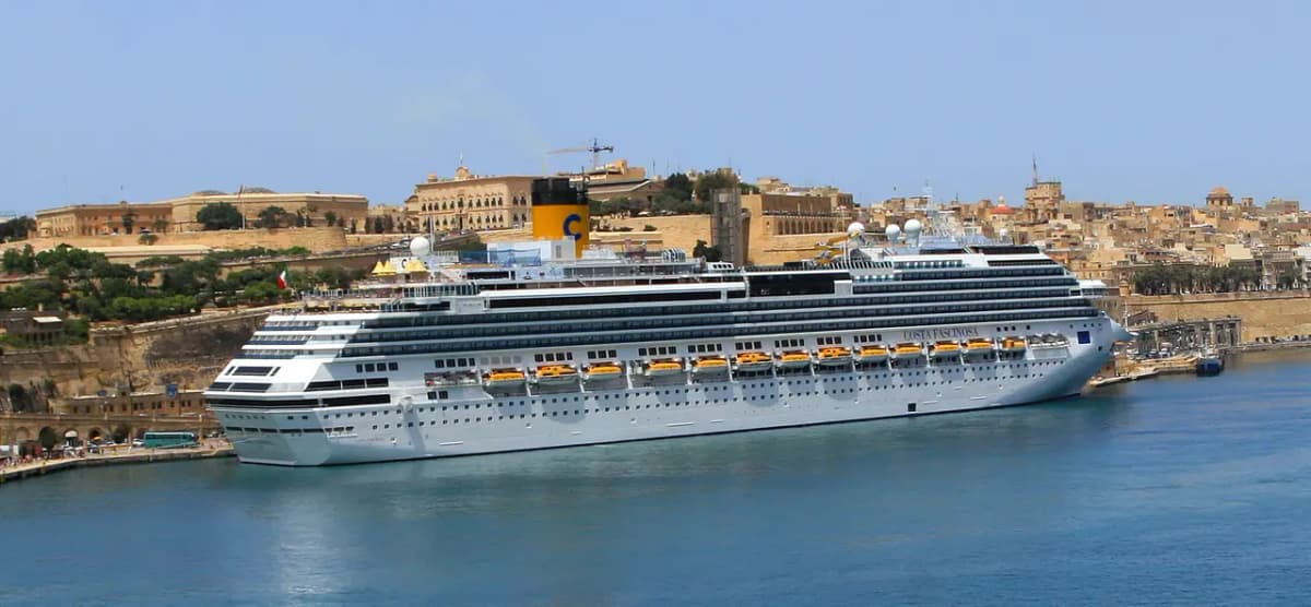 Le Costa Fascinosa à Malte, près de l'ascenseur de Barrakka.