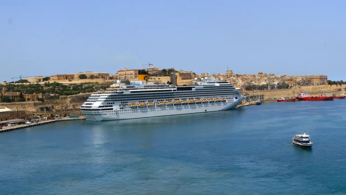 Le Costa Fascinosa et le MSC Armonia à Malte.