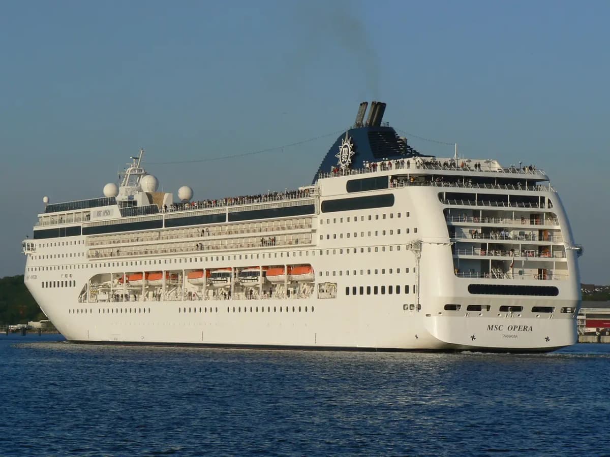 La poupe du MSC Opera.