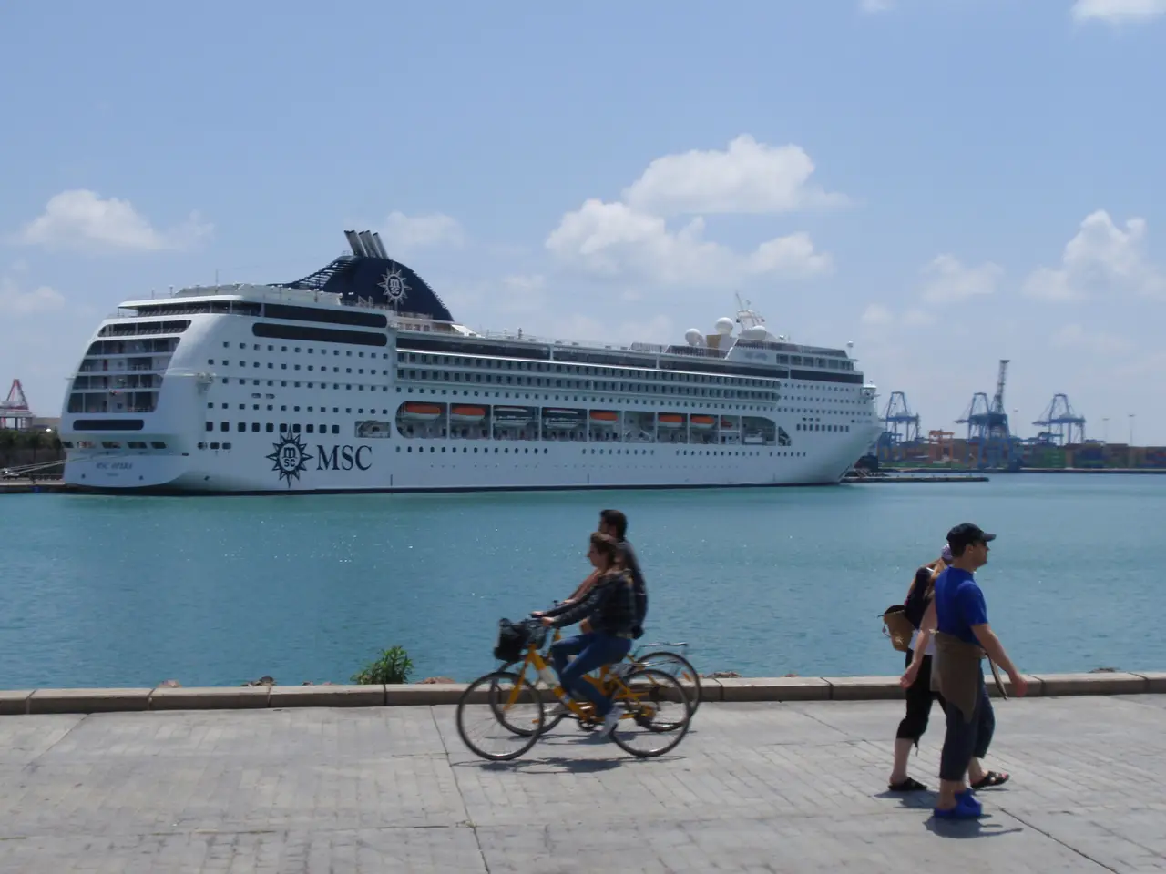 Le paquebot MSC Opera.